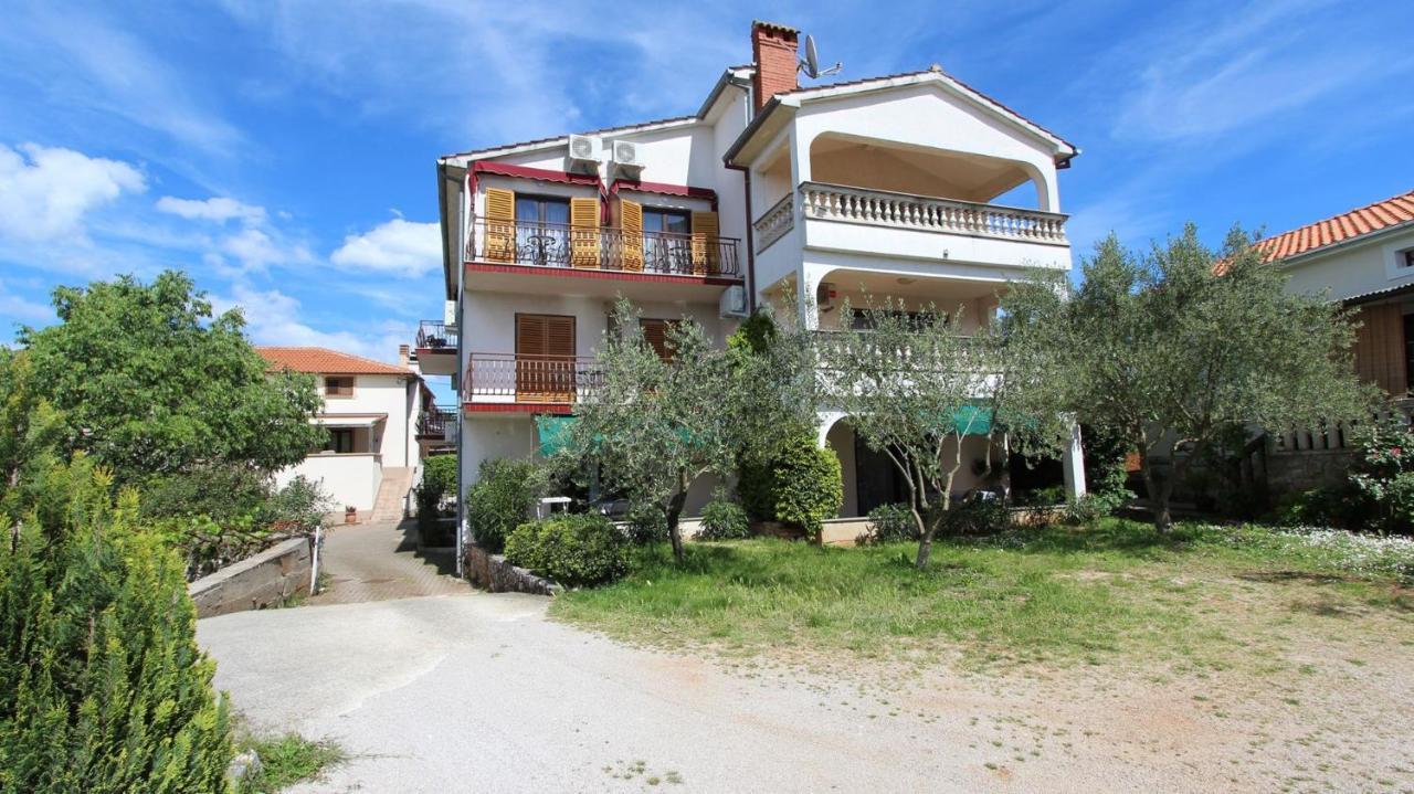 Apartments And Rooms Jelka Malinska Exterior foto